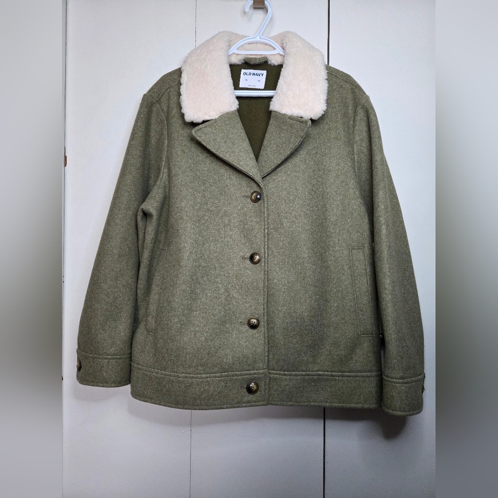 Old Navy Women's XL Olive Green Pea Coat with White Sherpa Collar Button Front